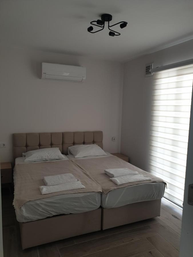 Dalaman No 444 Bagian luar foto