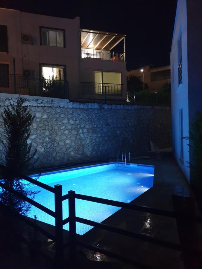 Dalaman No 444 Bagian luar foto